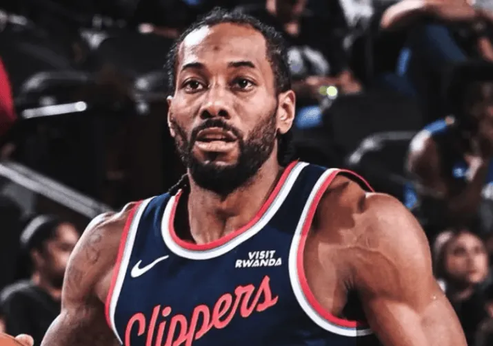 B体育APP-船记：小卡本周一直带伤上阵，脚踝和膝盖都有伤在身