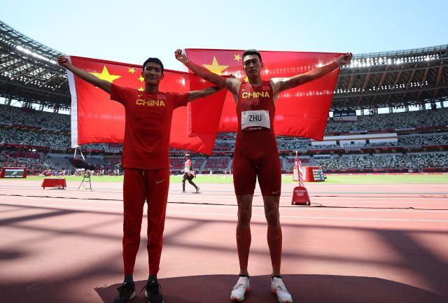 一跳定乾坤！男子三级跳远朱亚明将铜牌“升级”银牌